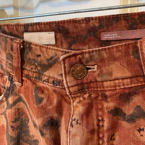 Pilcro Anthropologie The Slim Boyfriend Jeans Orange Motif Distressed Sz 26 Punk - Picture 11 of 13